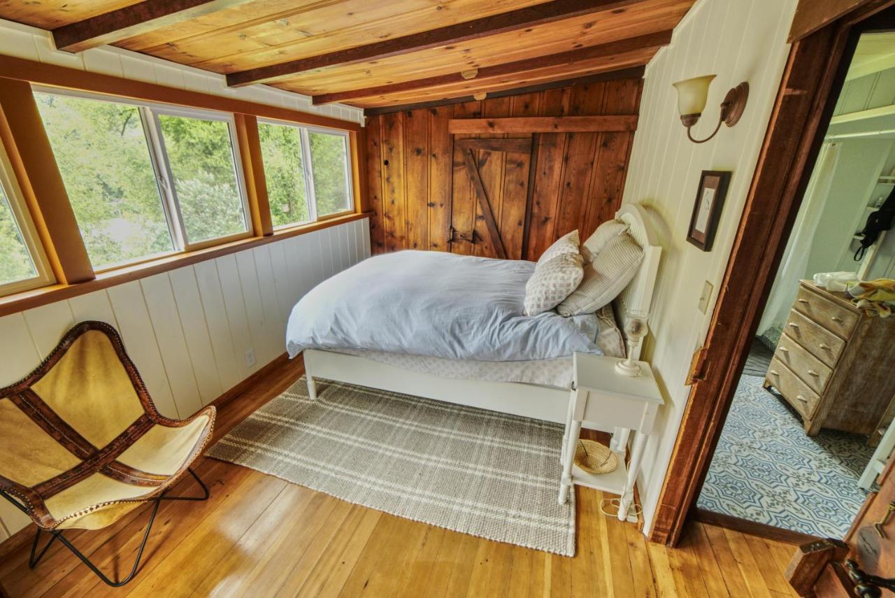 Rivers Breeze Relaxing Riverside Cabin With Private Suite Kayaks Гілдсбурґ Екстер'єр фото