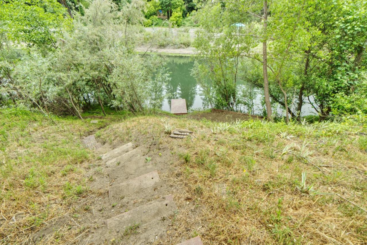 Rivers Breeze Relaxing Riverside Cabin With Private Suite Kayaks Гілдсбурґ Екстер'єр фото