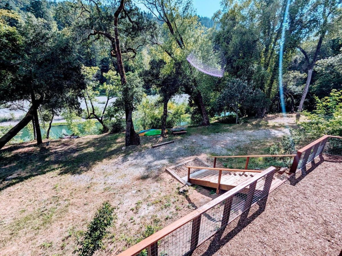 Rivers Breeze Relaxing Riverside Cabin With Private Suite Kayaks Гілдсбурґ Екстер'єр фото
